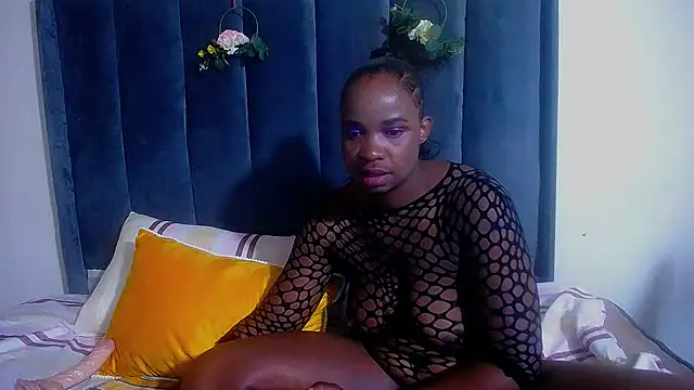 EMBER FOX online show from June 3, 2026, 8:13 pm