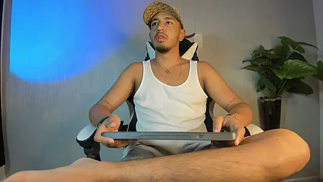 Snapshot of Brand_Collins chatting on February 1, 2026, 11:19 am Brand Collins online show from February 1, 2026, 11:19 am