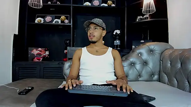 Snapshot of Brand_Collins chatting on January 16, 2026, 7:40 pm Brand Collins online show from January 16, 2026, 7:40 pm