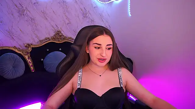 NaomiBaae online show from December 16, 2025, 11:20 pm