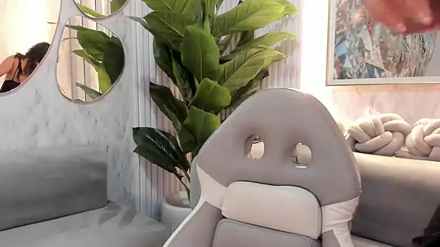 sarah sluty online show from March 27, 2026, 8:26 am