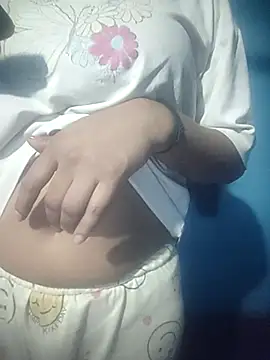 Juliekhan 98 online show from December 3, 2025, 4:39 pm