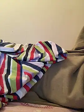    Hannah    online show from December 15, 2025, 12:38 am