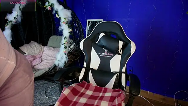 Anto Thompson online show from December 18, 2025, 3:55 am