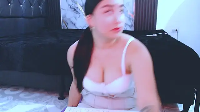 Snapshot of NoaLeon21 chatting on February 21, 2026, 6:21 pm NoaLeon21 online show from February 21, 2026, 6:21 pm