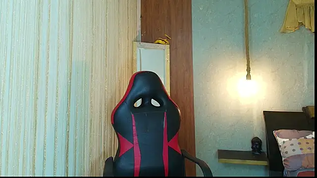 kim curlyy online show from March 18, 2026, 1:24 pm