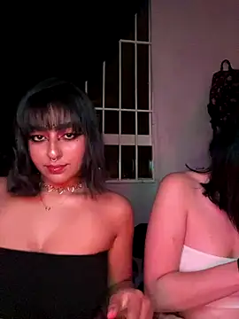 Katty-Lunara online show from November 28, 2025, 4:23 am