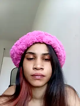 Miss-Perfection online show from April 8, 2026, 3:13 pm