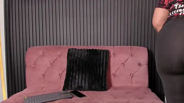 KarolWest  online show from January 9, 2026, 12:34 pm