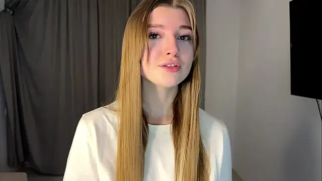 Michell Rosse online show from November 30, 2025, 6:52 pm