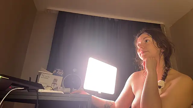 kinky malinaa online show from July 10, 2026, 5:07 am
