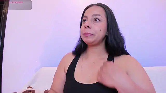 jimena chic1 online show from June 3, 2026, 1:28 am