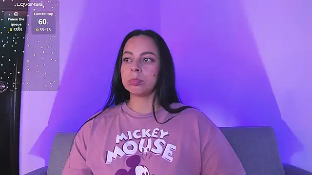 jimena chic1 online show from April 15, 2026, 8:20 pm