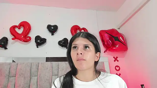 ZafiraNavarro online show from February 15, 2026, 11:58 pm