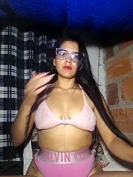 sofi11ruiz online show from December 1, 2025, 4:46 am