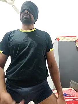 Snapshot of Amit22122 chatting on December 5, 2025, 4:11 am Amit22122 online show from December 5, 2025, 4:11 am