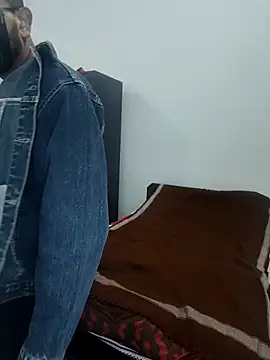 Snapshot of Amit22122 chatting on January 7, 2026, 12:48 am Amit22122 online show from January 7, 2026, 12:48 am