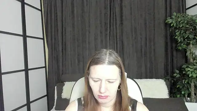 KathrineMeyer online show from December 17, 2025, 2:16 am