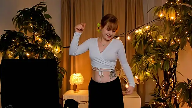 AsiaBritney online show from November 27, 2025, 1:22 pm