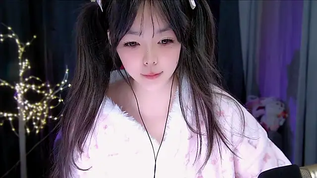 Snapshot of Guoguo_1 chatting on November 28, 2025, 8:47 am Guoguo 1 online show from November 28, 2025, 8:47 am