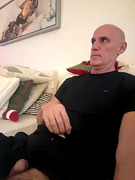 Elosoo online show from December 18, 2025, 10:24 pm