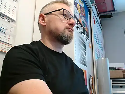 Snapshot of your_tipie chatting on November 26, 2025, 1:00 pm your tipie online show from November 26, 2025, 1:00 pm