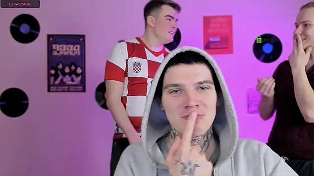 Snapshot of leo_void chatting on February 1, 2026, 8:07 pm leo void online show from February 1, 2026, 8:07 pm