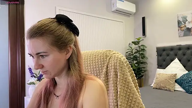 SofiAngela online show from December 5, 2025, 1:16 am