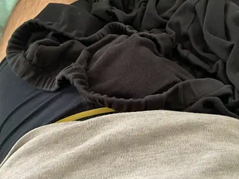 erdestruttor18 online show from March 2, 2026, 3:19 pm