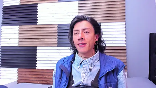 LiamShelby online show from December 17, 2025, 3:11 am