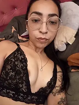 Yani-14 online show from April 30, 2026, 11:09 pm
