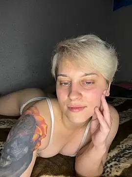 Snapshot of Tattooed_slapq chatting on November 28, 2025, 10:21 pm Tattooed slapq online show from November 28, 2025, 10:21 pm