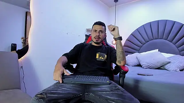 MatthewCullen online show from April 4, 2026, 4:08 am