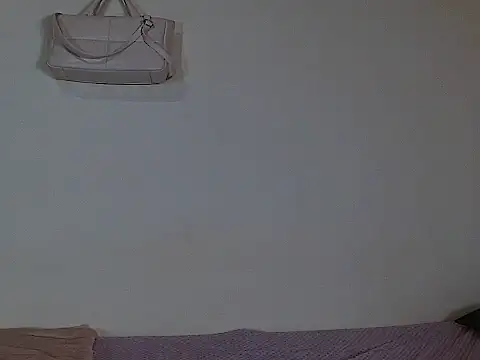 SiennaLorens online show from May 28, 2026, 12:18 am