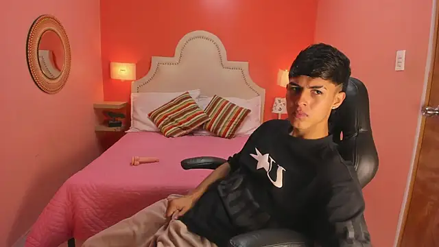 Ethan Jamees online show from December 22, 2025, 2:06 pm