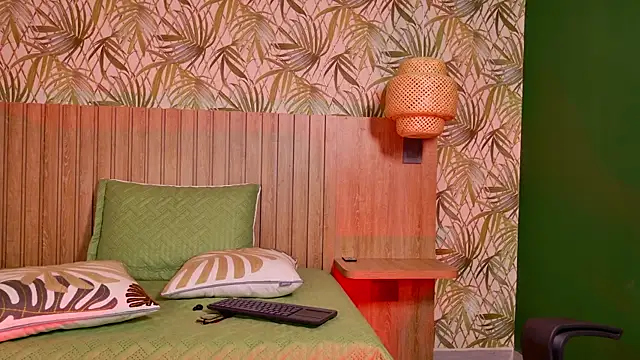 Snapshot of Mia_Cullen chatting on February 26, 2026, 11:43 am Mia Cullen online show from February 26, 2026, 11:43 am