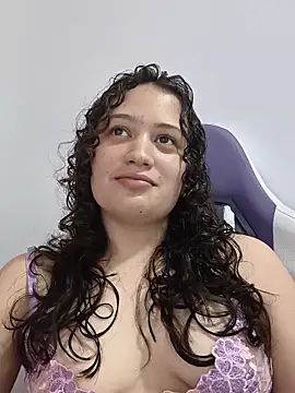 Alana 444 online show from May 17, 2026, 4:34 am