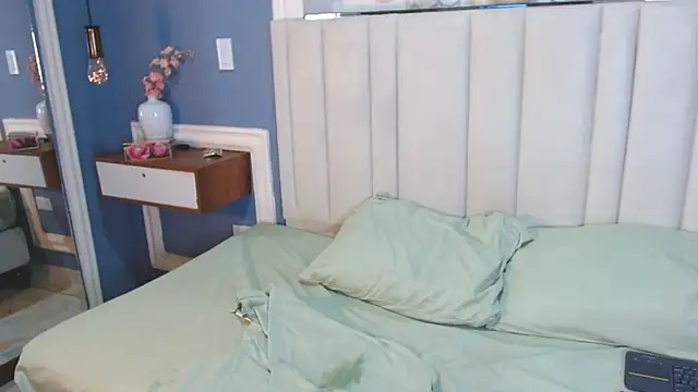 Chelseadow online show from April 12, 2026, 7:11 am