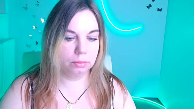 Amanda Swannn online show from December 15, 2025, 6:52 am