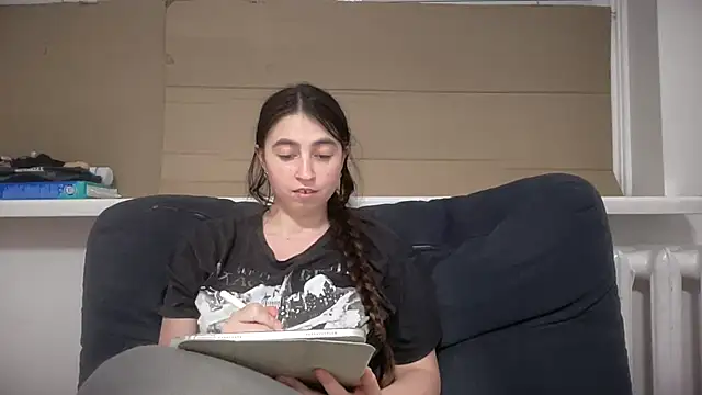 Aphr0ditee online show from July 14, 2026, 5:52 pm