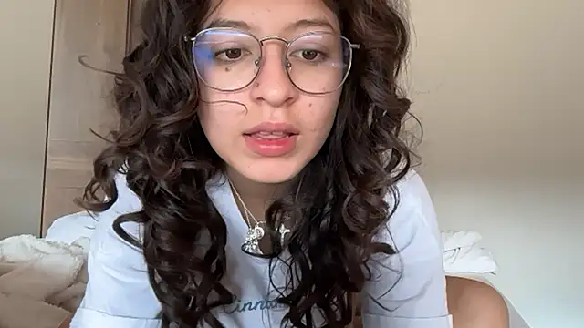 Snapshot of Alicatcua_ chatting on May 31, 2026, 3:18 pm Alicatcua online show from May 31, 2026, 3:18 pm