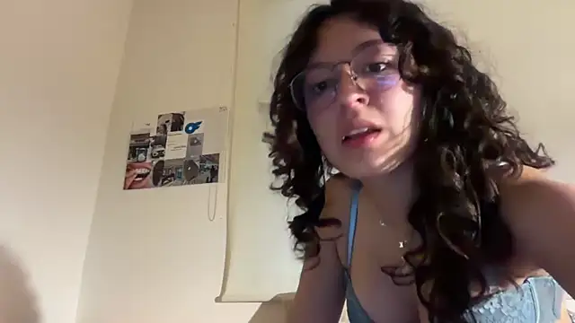 Alicatcua  online show from March 23, 2026, 2:11 am