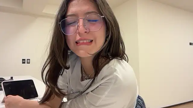 Snapshot of Alicatcua_ chatting on June 23, 2026, 1:58 am Alicatcua online show from June 23, 2026, 1:58 am