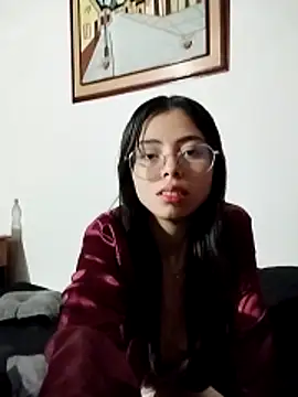 Snapshot of Crystal-Vex chatting on November 29, 2025, 12:11 am Crystal-Vex online show from November 29, 2025, 12:11 am