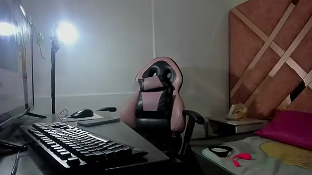 Valeria gil  online show from March 5, 2026, 3:25 am