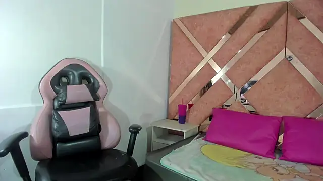 Valeria gil  online show from February 7, 2026, 3:25 am