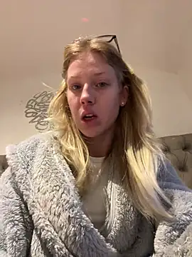 RosieLovexoxx online show from January 8, 2026, 4:02 pm