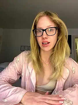 RosieLovexoxx online show from January 12, 2026, 4:03 pm