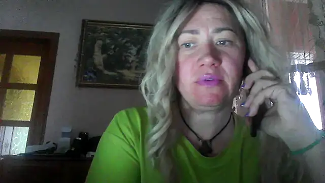 Snapshot of ClaireShannon chatting on November 28, 2025, 10:59 am ClaireShannon online show from November 28, 2025, 10:59 am