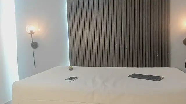 evony becker  online show from December 22, 2025, 11:32 am